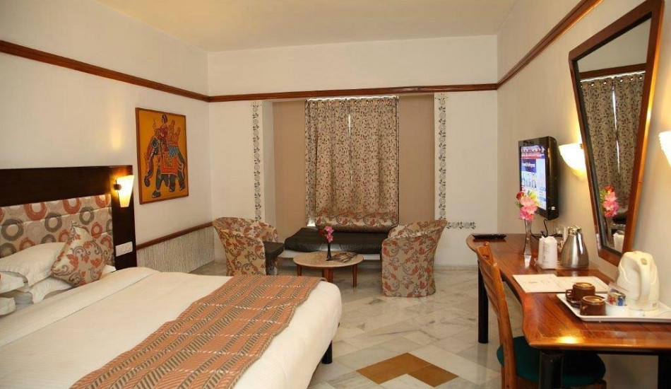 Hotel Paras Mahal